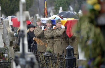 VIDEO+FOTO Ultimul drum al lui Ion Voinescu » Fostul mare portar a fost înmormântat astăzi cu steagul Stelei și onoruri militare