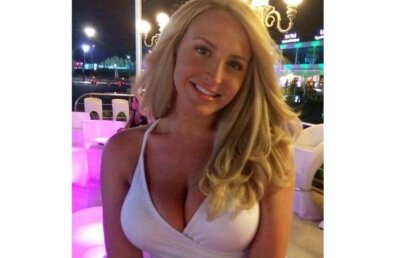 GALERIE FOTO Ascultătorii LUTV o adoră » Cea mai sexy prezentatoare din Anglia și-a schimbat prioritățile 