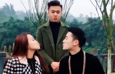 VIDEO Ei sunt regii stupizeniei. Vei râde cu lacrimi de prostia lor!