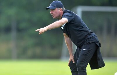 FOTO Cei 11 magnifici ai "Regelui" » Hagi a făcut în direct la TV dream-team-ul lui din toate timpurile!