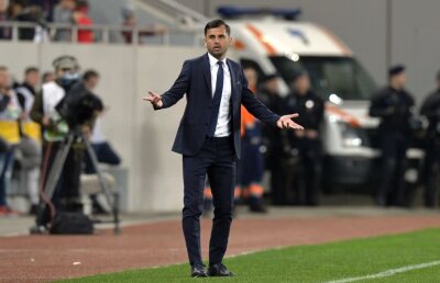 Certat de Budescu, Dică îi dă un mesaj direct vedetei FCSB: "Voi discuta cu tine și la final"