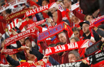 FOTO Protest al fanilor lui Bayern la meciul din Ligă cu FC Sevilla » Încă un atac la adresa UEFA: "Ne vrem banii înapoi!"