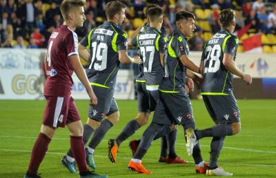 Lecția predată de Dinamo lui FC Voluntari » Note de la 2 la 9 pentru cele două echipe! Fiul președintelui, printre cei mai slabi