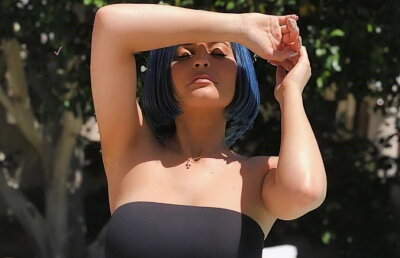 FOTO Kylie Jenner arată superb la două luni de când a născut