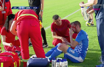 FOTO Imagini teribile de la Voluntari! Ciocnire violentă: un jucător a ieșit de pe teren plin de sânge :O