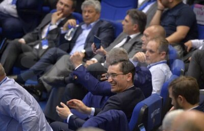 S-a dezlănțuit după alegeri! Atac la Mircea Lucescu: "Nu Lupescu a pierdut alegerile! Burleanu luptă pentru un fotbal mai curat"