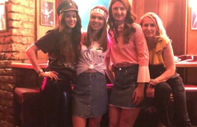 SIMONA HALEP. GALERIE FOTO » Simona Halep, party înainte de turneul de la Madrid » Liderul WTA s-a distrat alături de Begu, Pavel și Alina Tecșor