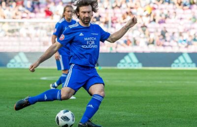 A uitat de unde a plecat! Andrea Pirlo l-a ignorat pe Mircea Lucescu la meciul de retragere
