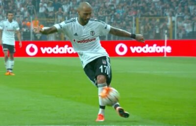 VIDEO Execuție GENIALĂ a lui Quaresma în fața lui Șumudică » A ridicat stadionul în picioare cu o fază de generic