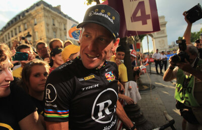 VOTEAZĂ Atacul lui Lance Armstrong: "Să încetăm cu antidopingul! Știu un sport în care bagă injecții de cortizon la pauză și toți sunt considerați eroi!"