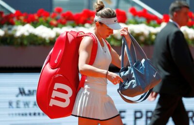 Simona Halep, înfrângere cu Karolina Pliskova » Jucătoarea noastră e eliminată de la Madrid, dar păstrează locul 1 WTA