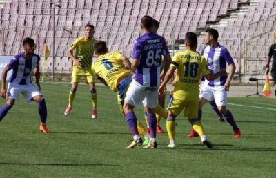 VIDEO + FOTO ACS Poli - Juventus 2-0 // Timișorenii evadează pentru moment de pe locurile retrogradabile » Golurile au venit după două greșeli copilărești