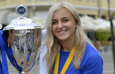SCM CRAIOVA A CÂȘTIGAT CUPA EHF // EXCLUSIV Simplă, plină de energie, extraordinară! Interviu de excepție cu Iulia Dumanska, eroina lui SCM Craiova: "Doamne, să-mi spargă faţa, dar să nu iau gol!"