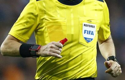 Un arbitru de Mondial a cerut bani unui club pentru a-l avantaja la finala Cupei. A fost suspendat pe viață!