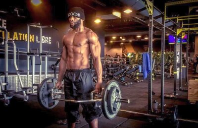 VIDEO Supermeci în Polivalenta de la București! Moroșanu față în față cu unul dintre cei mai duri luptători din lume 