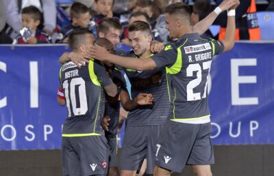 EXCLUSIV » Dinamo poate pierde unul dintre cei mai tineri jucători din lot! Un club din străinătate a venit să-l urmărească la ultimul meci