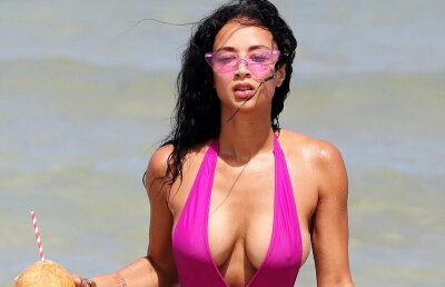 GALERIE FOTO Alertă la plajă. Fotografii prea sexy pentru privit