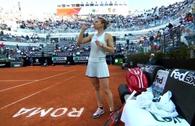 Maria Sharapova a recidivat! Strategia controversată adoptată înainte de setul decisiv cu Halep » Ce a făcut Simona
