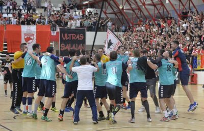 VIDEO+FOTO Surpriză în derby! Steaua câștigă pe terenul lui Dinamo, 27-26, și împinge finala pentru titlu în meci decisiv » Emoții mari cu iranienii lui Dinamo, care au căzut din picioare!