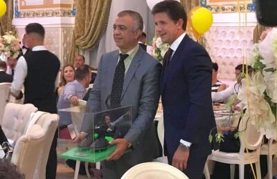 VIDEO+FOTO Gala "Uniți pentru Mihai Neșu": cuplu inedit în defensiva "tricoloră" + suma-record obținută de Popescu pentru ghetele sale 