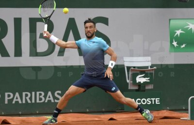 VIDEO+FOTO Momente șocante la meciul dintre Dzumhur și Zverev! Bosniacul s-a izbit de un copil de mingi, pe care l-a lăsat lat pe teren