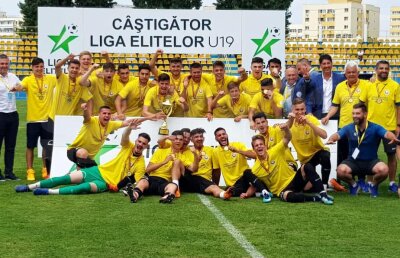 FOTO + VIDEO Ce umilință! Viitorul a demolat-o pe Dinamo în finala Ligii Elitelor U19, 4-0 » "Perla" Mățan a făcut spectacol