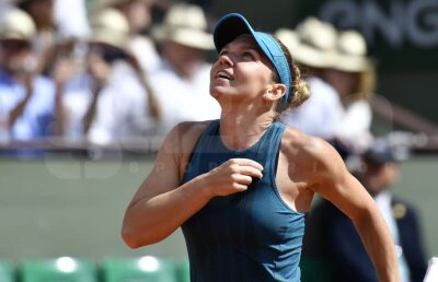 Simona Halep o surclasează pe Garbine Muguruza și e în a treia finală de Roland Garros din carieră! VICTORIE imensă: își păstrează și numărul 1 mondial!