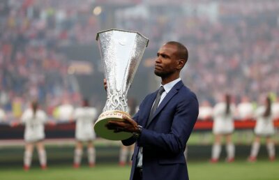 Eric Abidal a revenit la Barcelona » Ce post va ocupa francezul la formaţia catalană