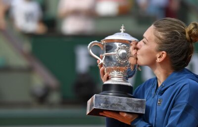 SIMONA HALEP A CÂȘTIGAT ROLAND GARROS // Discurs emoționant al Simonei Halep la festivitatea de premiere: "Am visat asta de la 14 ani" » Cuvinte speciale pentru Darren Cahill și Virginia Ruzici
