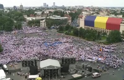 SIMONA HALEP A CÂȘTIGAT ROLAND GARROS // Nu e Times New Roman! WTA crede că zeci de mii de români au ieșit ieri în stradă pentru Simona Halep