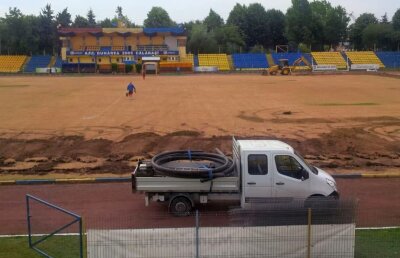 Călărășenii s-au pus pe treabă după promovare » Cum se transformă stadionul pentru omologarea lui în L1