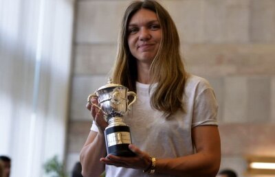 Încă o reacție dură după ce Halep și-a prezentat trofeul pe Arena Națională: "Factorul politic i-a umbrit Simonei această realizare"
