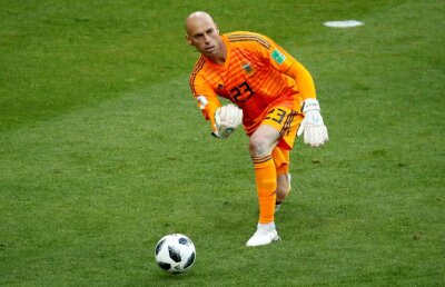 FOTO Gestul lui Caballero de la începutul meciului a iscat o serie de comentarii » De ce a stat cu spatele la Messi