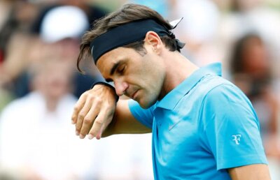 VIDEO + FOTO Roger Federer se impune la Stuttgart și ajunge la un numărul INCREDIBIL de turnee câștigate » Premiul special primit de la organizatori