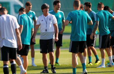 Au sărit scântei! 3 fotbaliști germani criticați în fața întregii echipe, în timp ce Low a fost simplu spectator