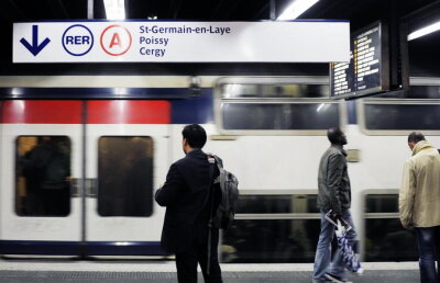 Un băieţel s-a născut în tren, într-o gară din inima Parisului