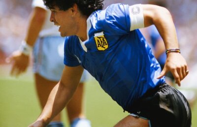 VIDEO Acum Messi nu trece de grupă, dar în urmă cu fix 32 de ani, Maradona dădea golul secolului » Comentatorul a plâns:  "Geniu, geniu, geniu! Sfinte Dumnezeule! Butoiaşule atomic... de pe ce planetă ai venit?!" 