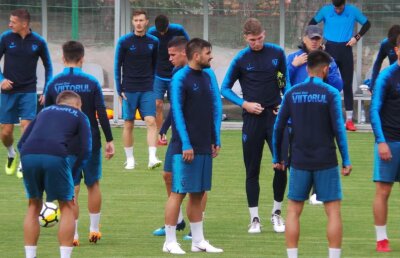 GALERIE FOTO & VIDEO Viitorul a început pregătirea în cantonamentul din Polonia » Execuție surpriză la antrenament!