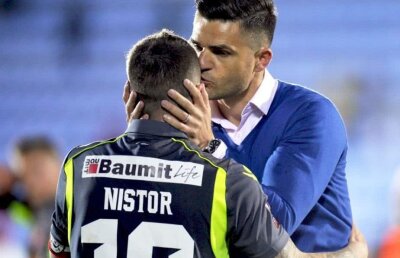 De "Doamne ferește!" :) » Mai bine își ținea telefonul închis! Bratu a comis-o în direct la TV: două "chifle" în câteva minute