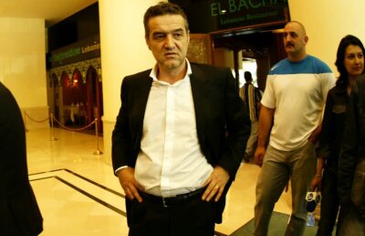 Becali lansează o ipoteză incredibilă: "Am impresia că sunt blaturi! Mă duc să vorbesc cu Burleanu"