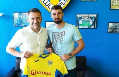 Încă un transfer la Petrolul! A adus un jucător care are peste 100 de meciuri în Liga 1 