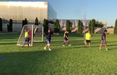 VIDEO Blat cu fundașii? :D Imagini inedite cu primarul Timișoarei, golgeter la o miuță: ”12 am dat aseară!”