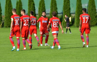 Șefii FCSB-ului au găsit înlocuitor pentru Budescu: "E un fotbalist excepțional care are și pasă, și șut"