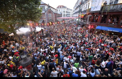 FOTO&VIDEO REPORTAJ » Echipa Gazetei a văzut Brazilia-Belgia din mijlocul miilor de suporteri, în Bruxelles. Imagini impresionante