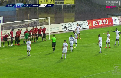 FOTO Și-a pus capul la bătaie! La Mediaș s-a petrecut o fază mai puțin întâlnită în fotbal