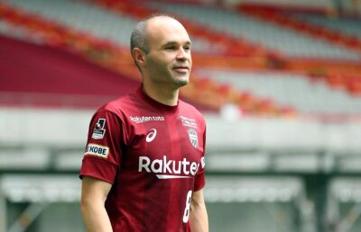 VIDEO+FOTO Gestul făcut ÎN PREMIERĂ de Iniesta la meciul de debut în Japonia: "La Barcelona nu a fost lăsat! E lamentabil"