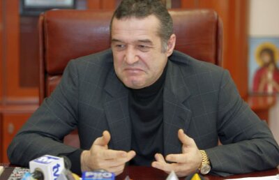 Becali le dă lecții tactice lui Zenga și Iordănescu: "4-2-3-1 nu e tot una cu 4-3-3, cum spun ei"