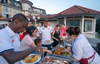 FOTO Gest unic în lume făcut de formația lui Alexandru Maxim: "Nu poți doar să vorbești despre asta. Trebuie s-o și trăiești"
