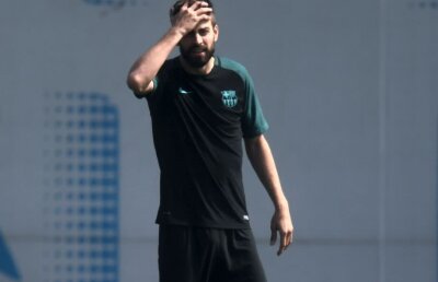 FOTO Pique i-a lăsat mască pe toți! Cum a apărut la antrenamentele Barcelonei