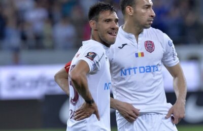 Camora a răbufnit pe aeroport: "Credeți că sunt prost?! Toți sunt în spate șmecheri, în față, puțini!"